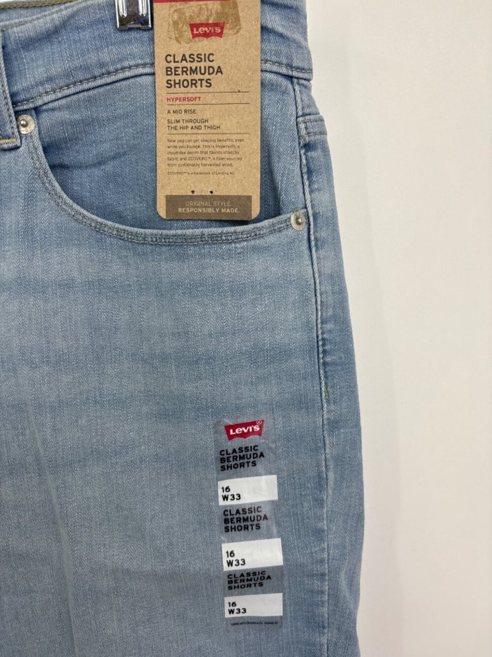 Levis Classic Bermuda Stretch Denim Jean Short Light Wash Blue Size 16/33 NEW - Picture 3 of 7